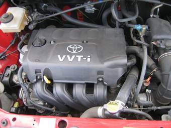 2003 Toyota ist Photos