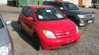 2003 Toyota ist Photos