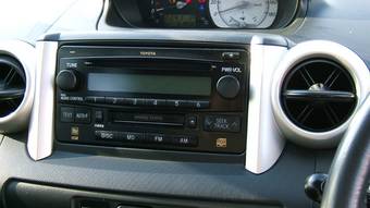 2003 Toyota ist Images