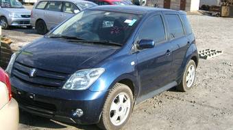 2003 Toyota ist Photos