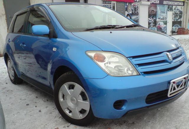 2003 Toyota ist