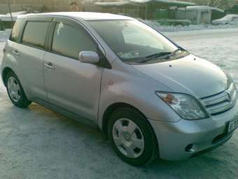 2003 Toyota ist