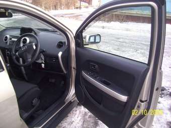 2003 Toyota ist Pictures