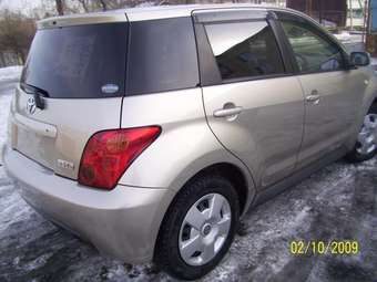 2003 Toyota ist Photos