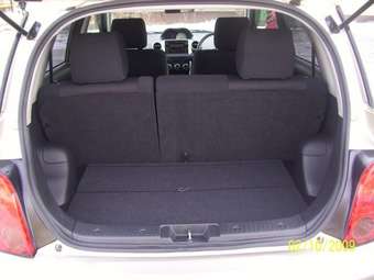 2003 Toyota ist Photos
