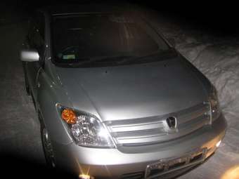 2003 Toyota ist Pictures