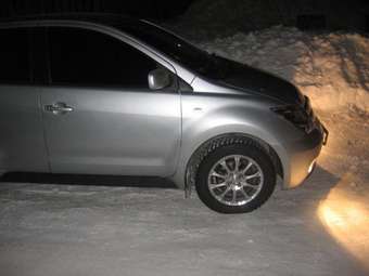 2003 Toyota ist Photos