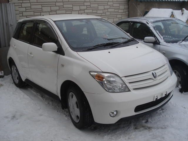 2003 Toyota ist
