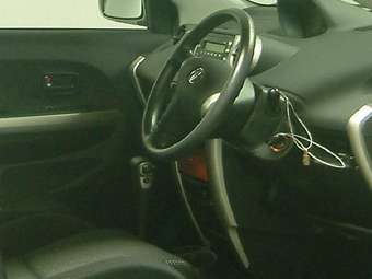 2003 Toyota ist Images