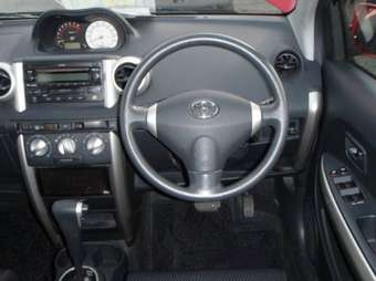 2003 Toyota ist Pictures