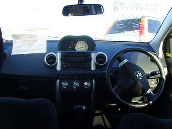 2003 Toyota ist Pictures