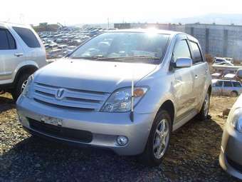 2003 Toyota ist Photos