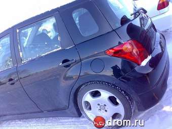2003 Toyota ist Pictures