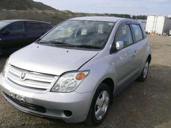 2003 Toyota ist Photos