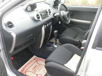 2003 Toyota ist Photos