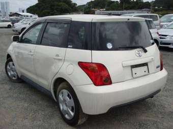 2003 Toyota ist Pictures