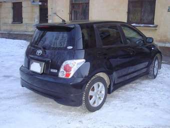 2003 Toyota ist Photos