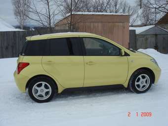 2003 Toyota ist Wallpapers