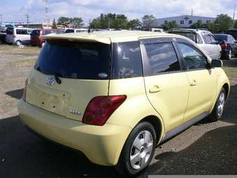 2003 Toyota ist Pictures