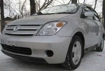 2003 Toyota ist Photos