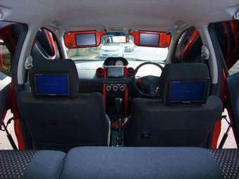 2003 Toyota ist Photos