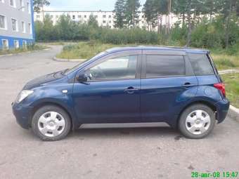 2003 Toyota ist Photos