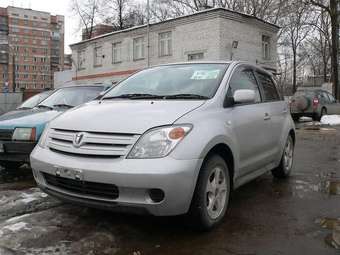 2003 Toyota ist Pictures