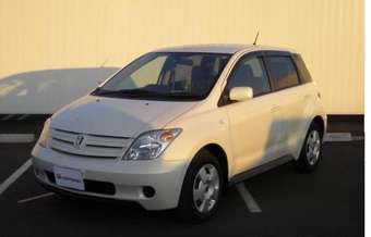 2003 Toyota ist Photos