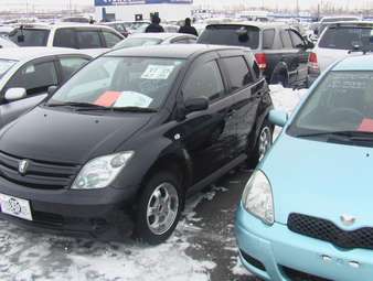2003 Toyota ist Photos