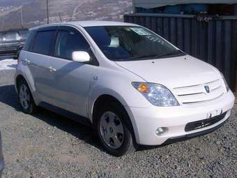 2003 Toyota ist Photos