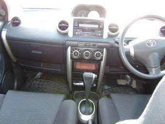 2003 Toyota ist Photos