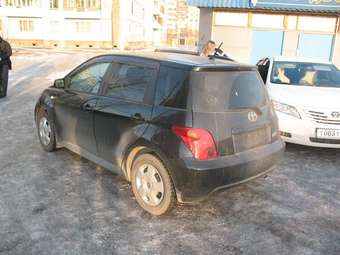 2003 Toyota ist Photos