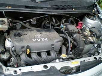 2003 Toyota ist Photos