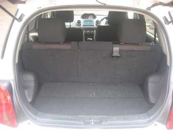 2003 Toyota ist Images