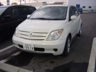 2003 Toyota ist Photos