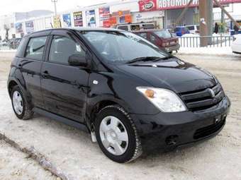 2003 Toyota ist Photos