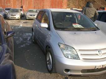 2003 Toyota ist Pictures