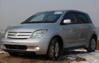 2003 Toyota ist Pictures