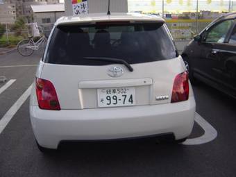 2003 Toyota ist Photos