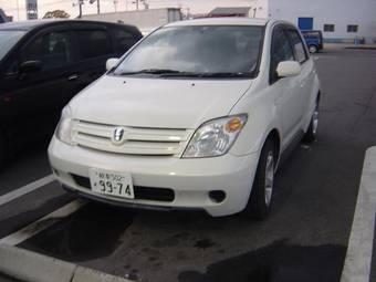 2003 Toyota ist Photos