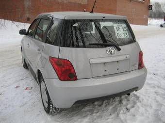 2003 Toyota ist Photos