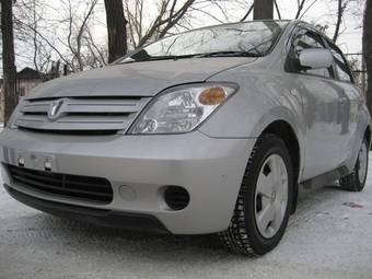 2003 Toyota ist Pictures