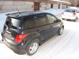 2003 Toyota ist Photos