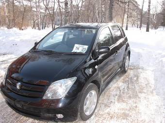 2003 Toyota ist Photos