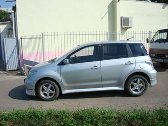 2003 Toyota ist Photos