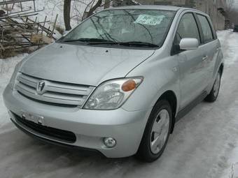 2003 Toyota ist Pictures