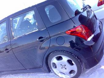 2003 Toyota ist Photos