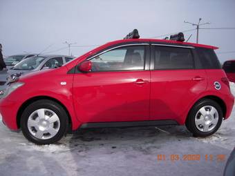 2003 Toyota ist Photos