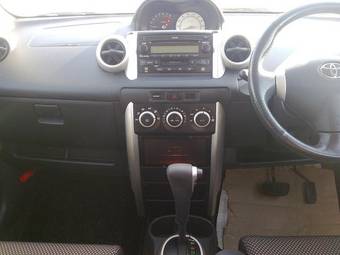 2003 Toyota ist Photos