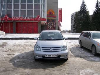 2003 Toyota ist Pictures